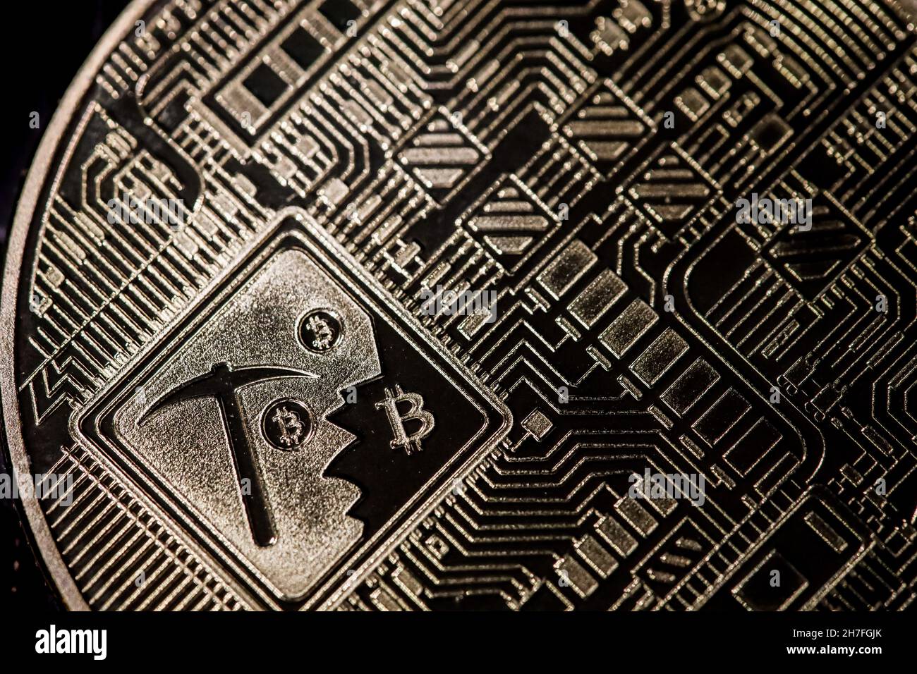 Représentation visuelle d'une crypto-monnaie Bitcoin en tant que pièce d'or.(Photo de Filip Radwanski / SOPA Images/Sipa USA) Banque D'Images