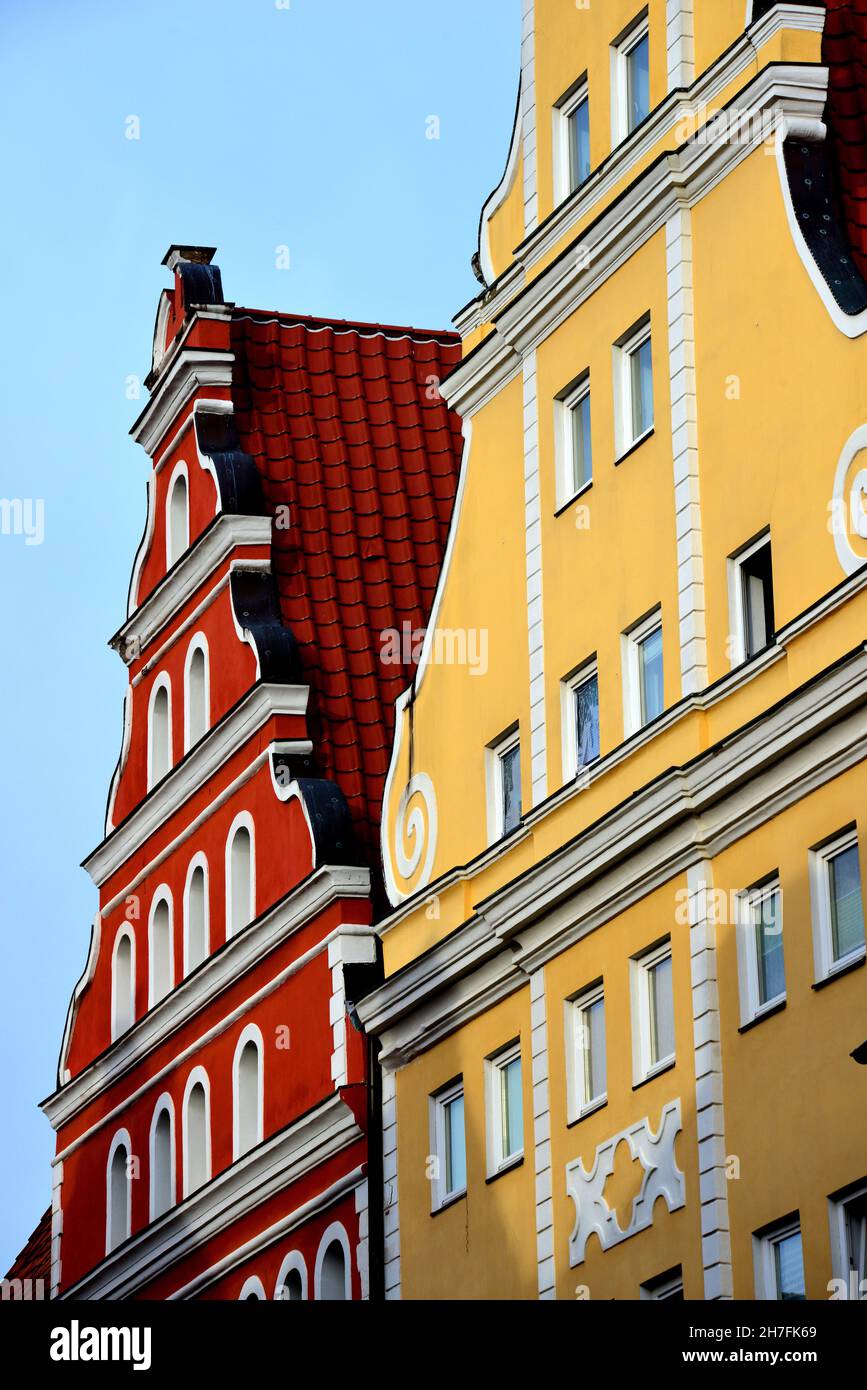 ALLEMAGNE.MECKLEMBOURG-POMÉRANIE-OCCIDENTALE.STRALSUND.MAISONS À PIGNONS DU XVIÈME SIÈCLE SUR LA PLACE DU MARCHÉ. Banque D'Images
