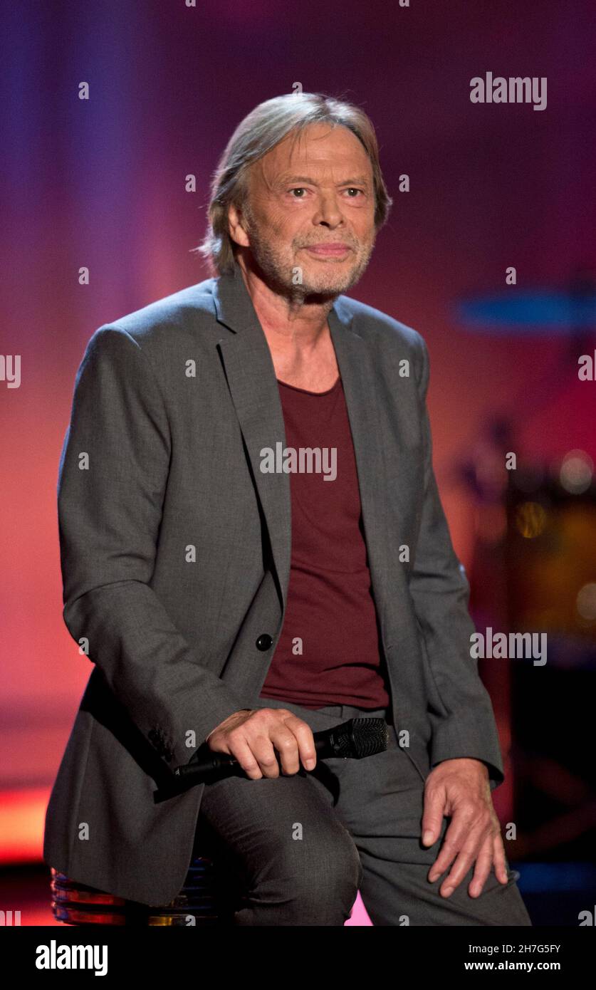 Berlin, Allemagne.23 novembre 2021.Il avait 77 ans.L'acteur Volker Lechtenbrink est mort.Archive photo: Saenger et acteur Volker LECHTENBRINK ZDF gala bénéfice: 'Welcome to Carmen Nebel' à Berlin, Allemagne le 09/19/2015.Credit: dpa/Alay Live News Banque D'Images