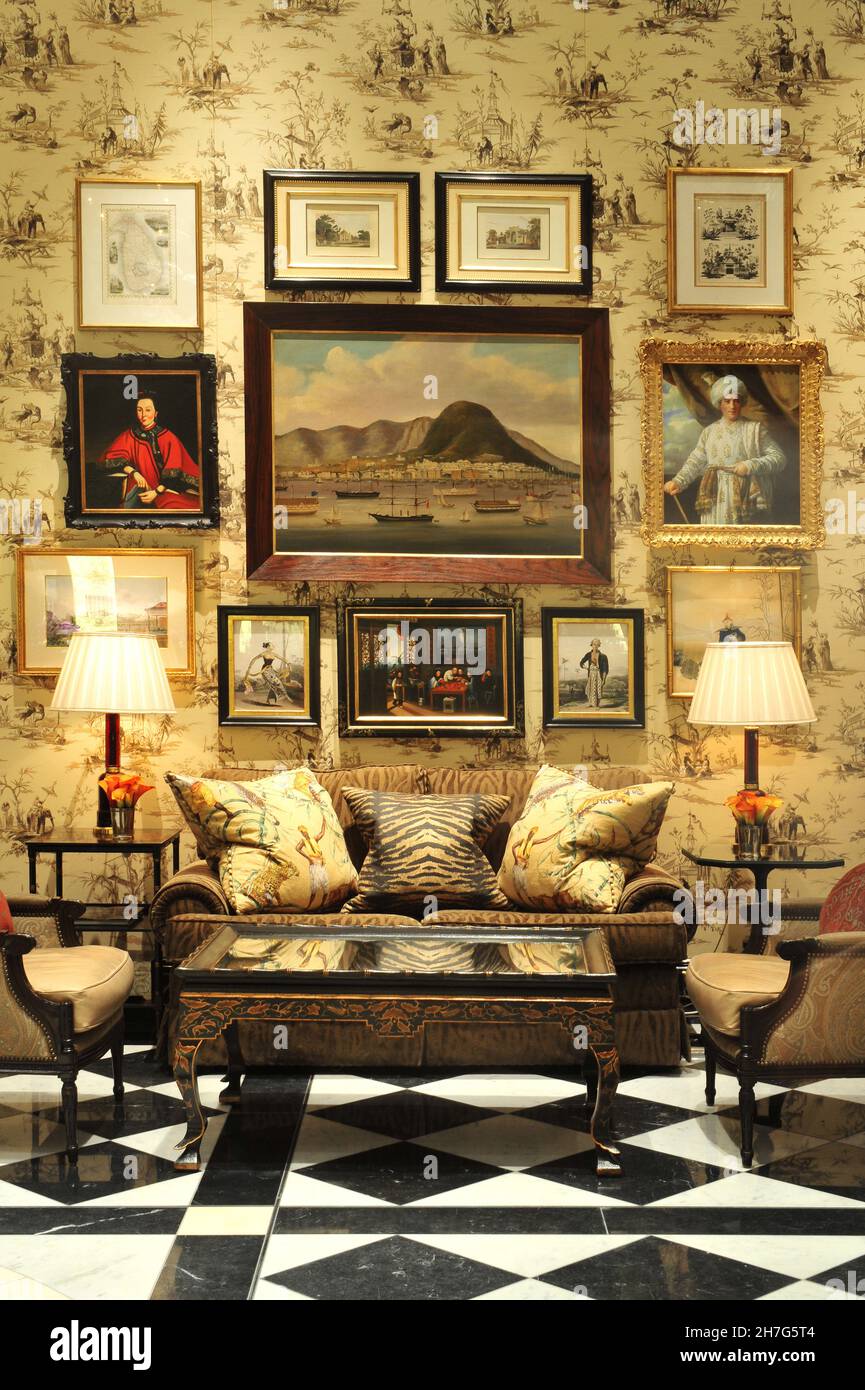 ROYAUME-UNI, LONDRES.SUR LE STRAND, LE LÉGENDAIRE SAVOY A ROUVERT EN DÉCEMBRE DERNIER APRÈS TROIS ANS ET 225 MILLIONS DE LIVRES DE RÉNOVATION.L'ARCHITECTURE FRANÇAISE Banque D'Images