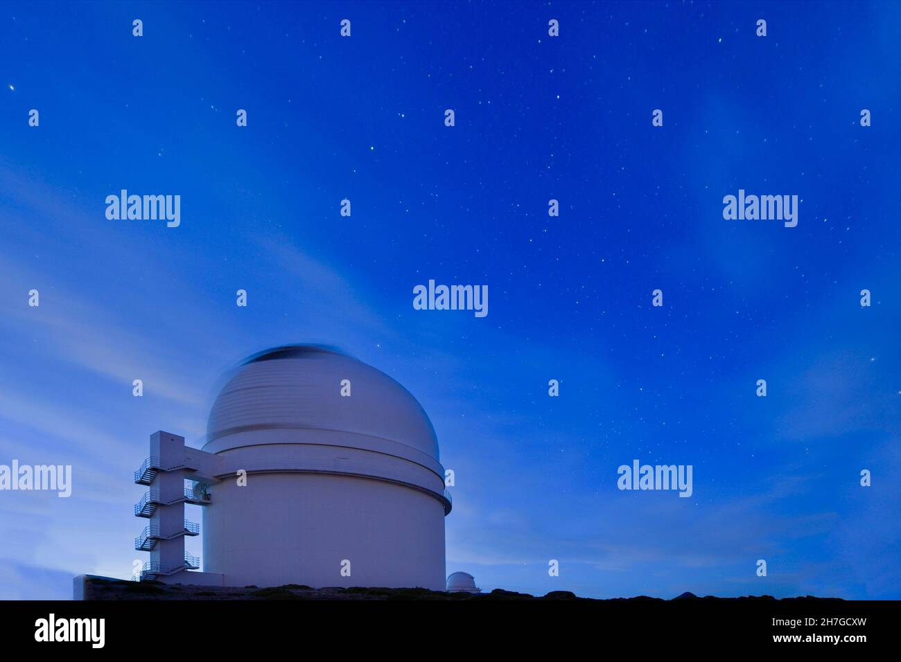 Photographie de nuit à l'observatoire de Calar Alto à Almeria. Banque D'Images