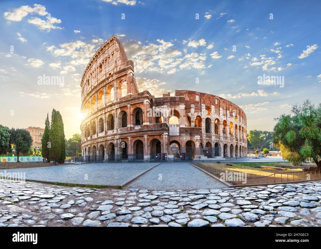 Le Colisée au soleil le matin, belle vue du matin sur Rome, Italie Banque D'Images