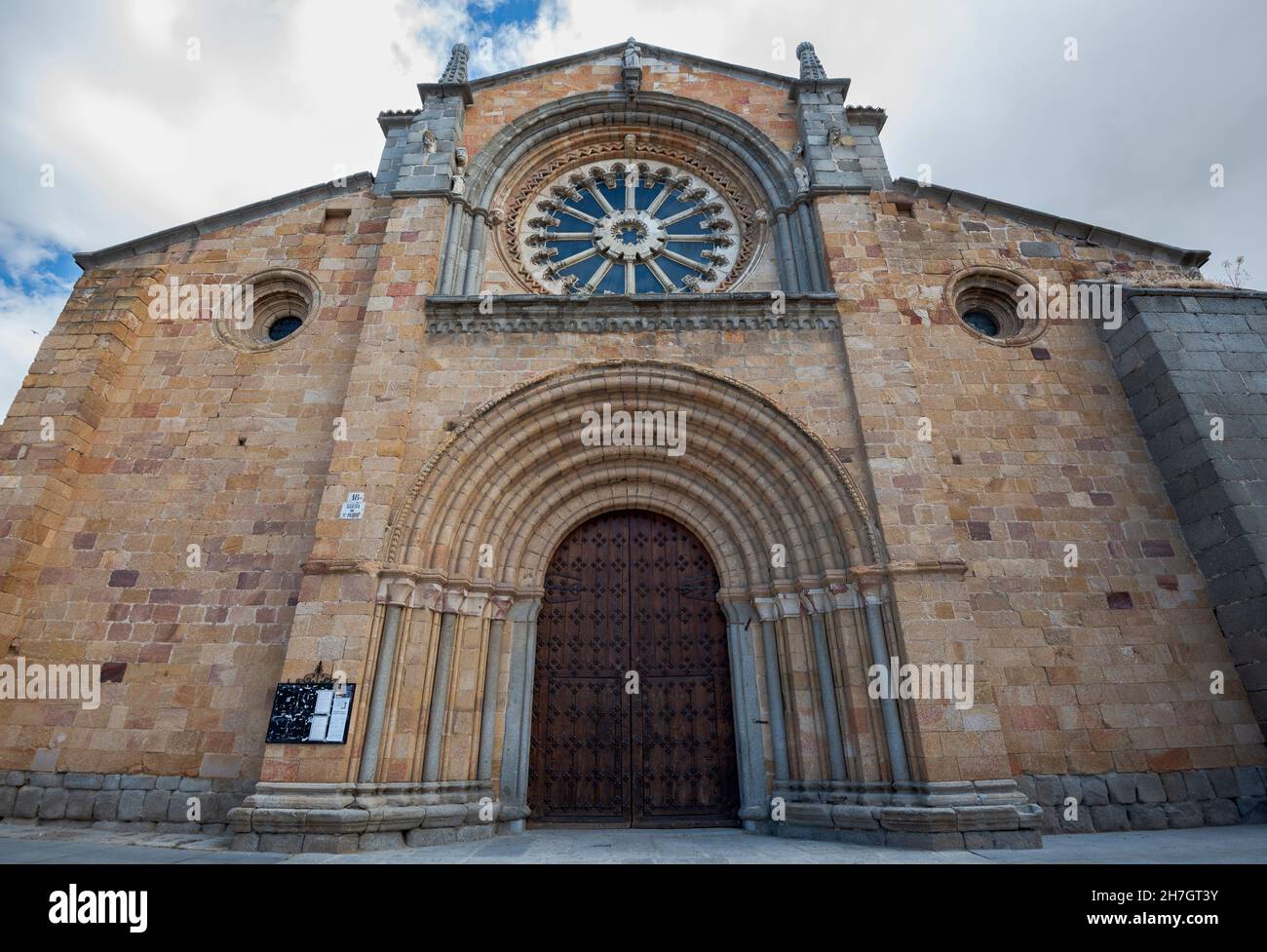 Église de San Pedro Apostol.Il a été construit aux XII-XIII siècles Banque D'Images