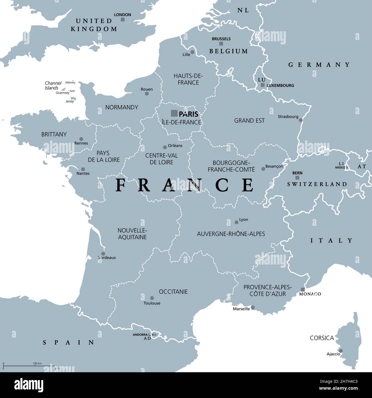 France, régions métropolitaines, carte politique grise.République française avec capitale Paris et régions administratives sur le continent européen. Banque D'Images