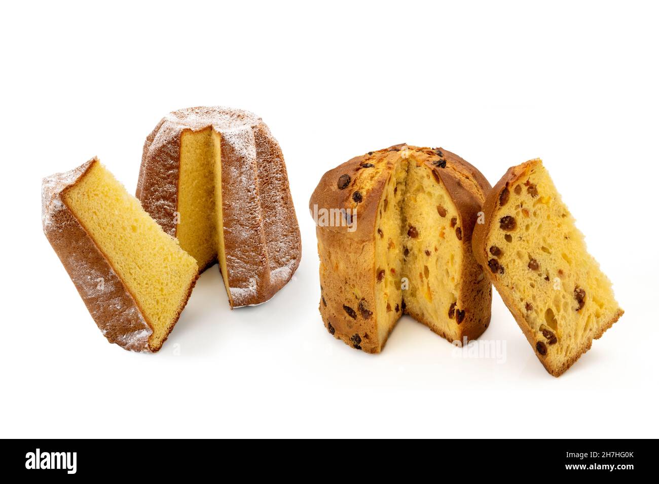 Pandoro et Panettone classique coupé avec tranche - traditionnel gâteaux italiens de Noël , isolé sur fond blanc Banque D'Images