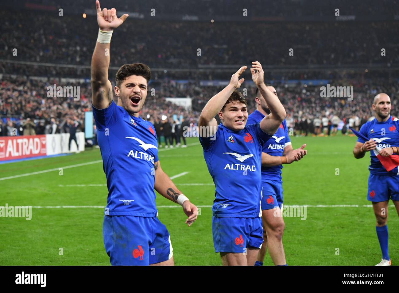 France les joueurs nationaux de rugby fêtent après un événement entre la Nouvelle-Zélande All Blacks et la France au Rugby Autumn Internationals 2021 le 20 novembre, Banque D'Images