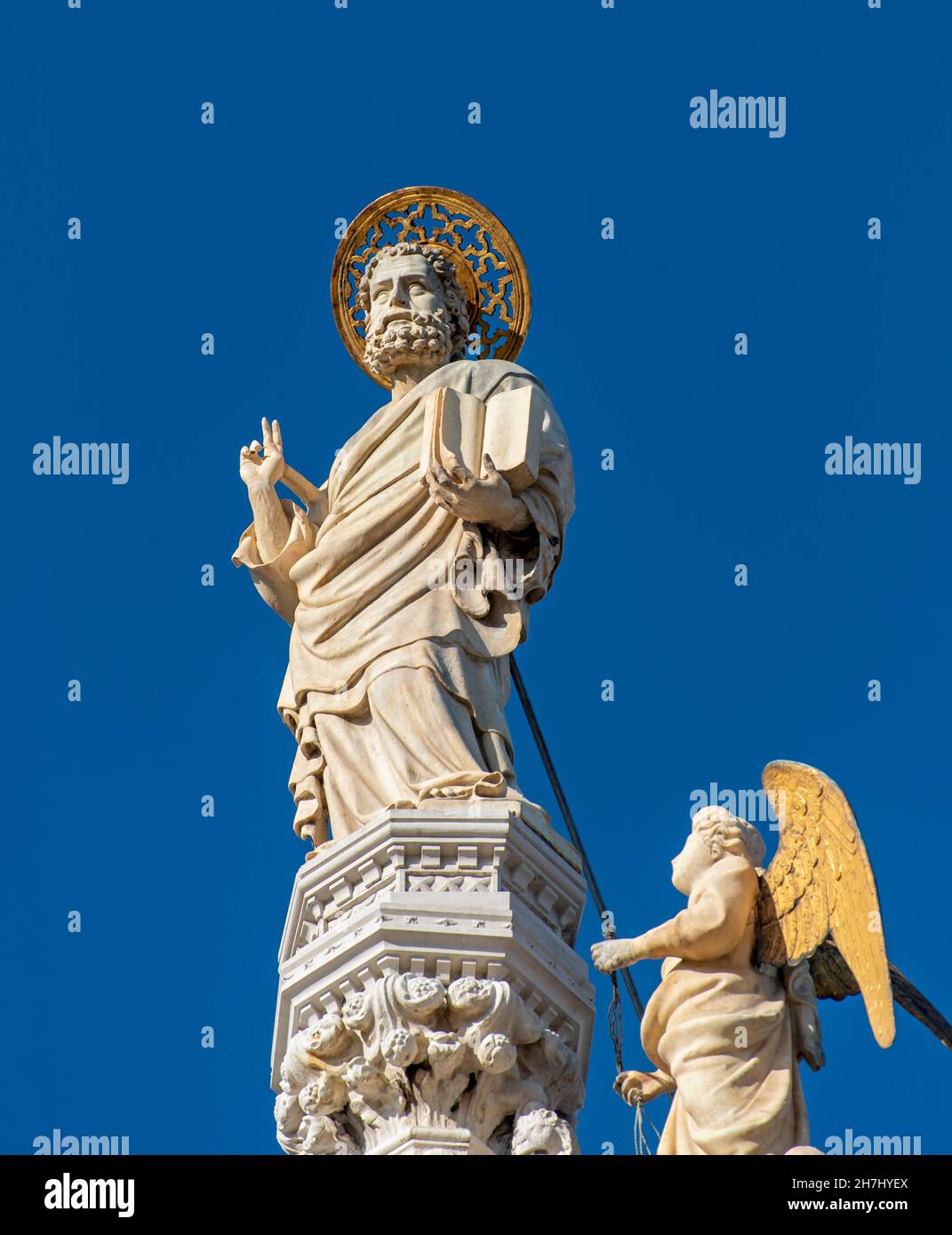 Statue de Saint-Marc l'évangéliste, basilique Saint-Marc, Piazza San Marco, Venise, Italie Banque D'Images