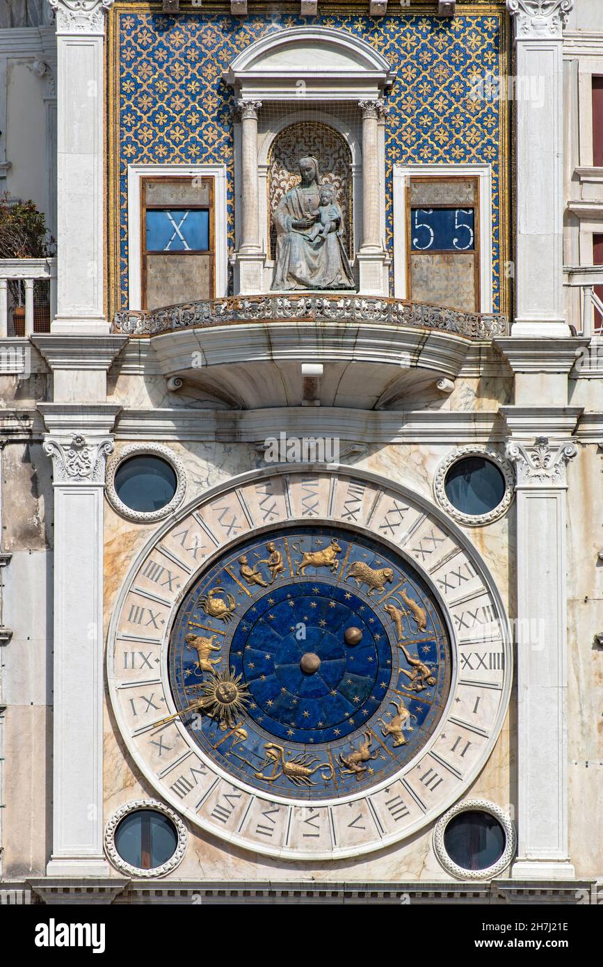 Tour de éclusage de Saint-Marc (Torre dell'Orologio), Piazza San Marco, Venise, Italie Banque D'Images