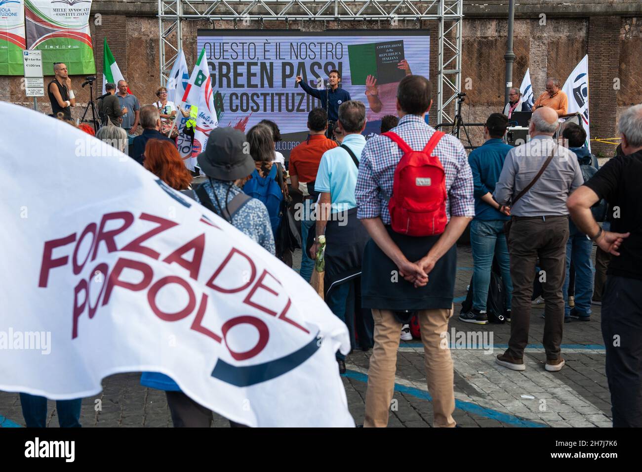 Rome, Italie 09/10/2021: Manifestation contre le passe Vert par l'organisation No VAX Forza del Popolo.© Andrea Sabbadini Banque D'Images