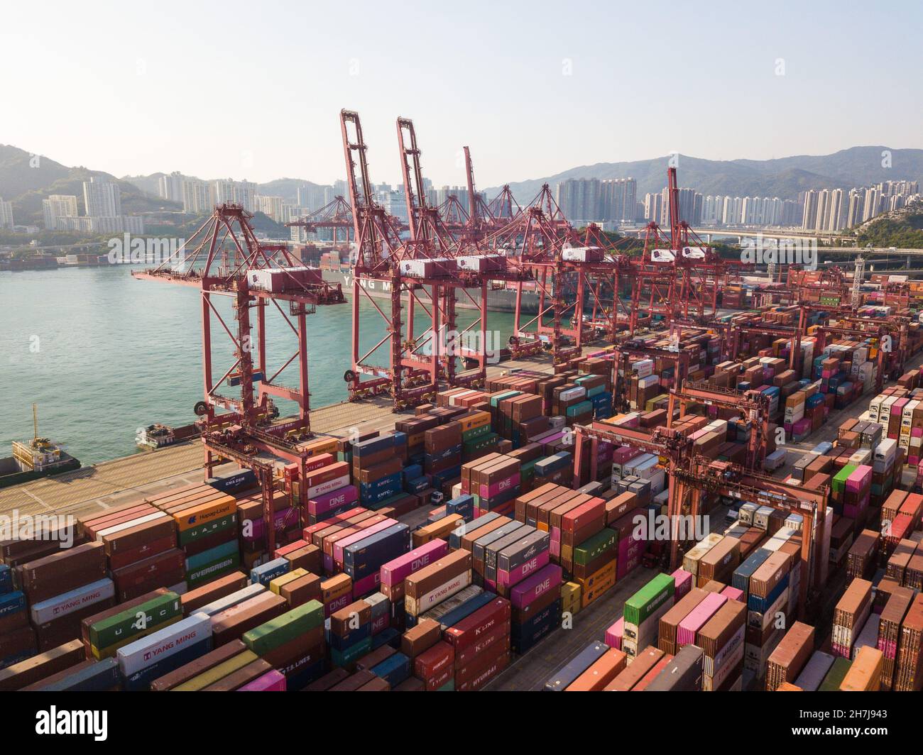 Une vue de drone du port de conteneur de Kwai Chung à Hong Kong. Banque D'Images