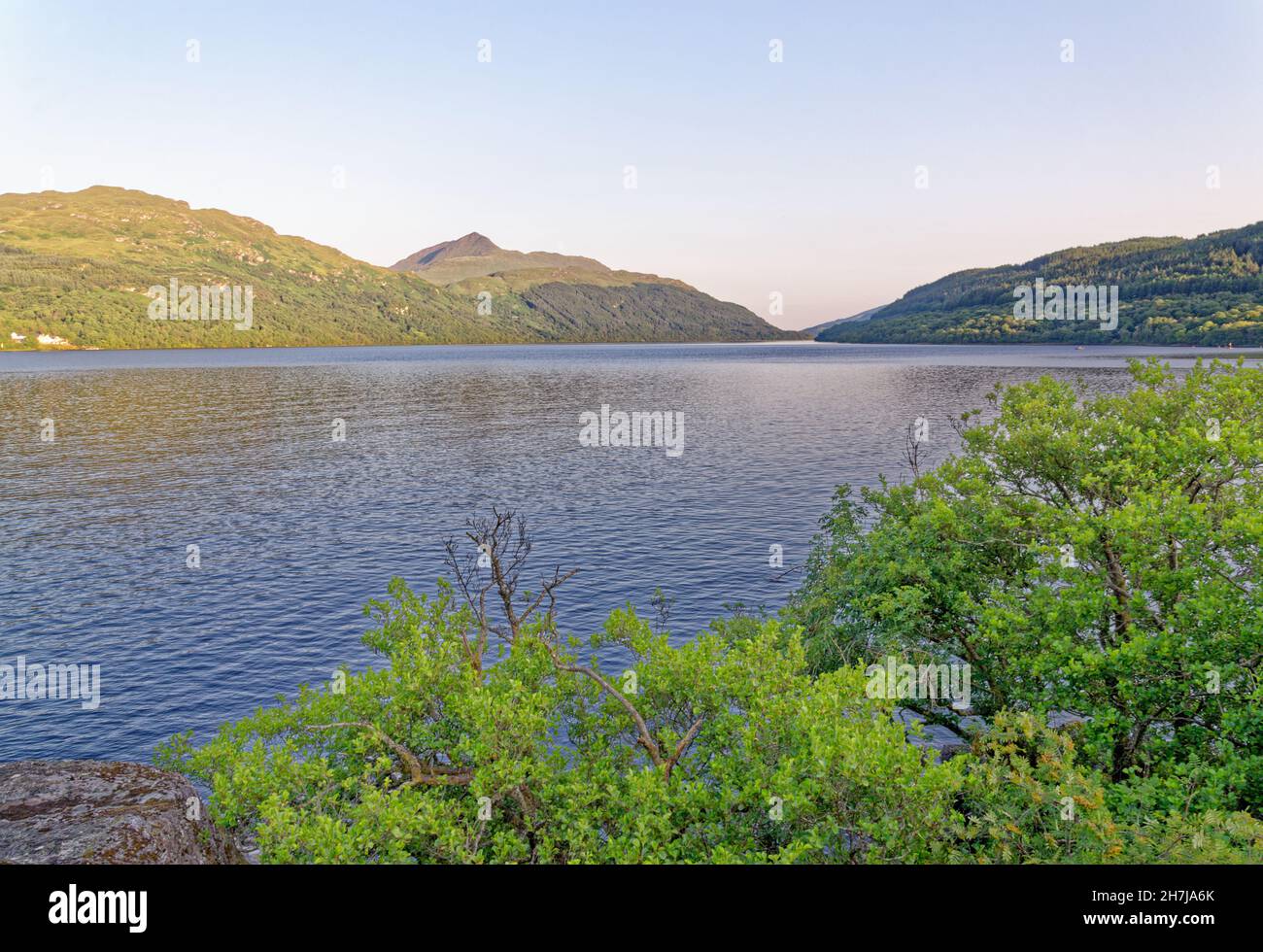 Voyage destination Ecosse - Loch Lomond et le parc national des Trossachs depuis Craigiefort, Stirlingshire, Écosse, Royaume-Uni - 20 juillet 2021 Banque D'Images