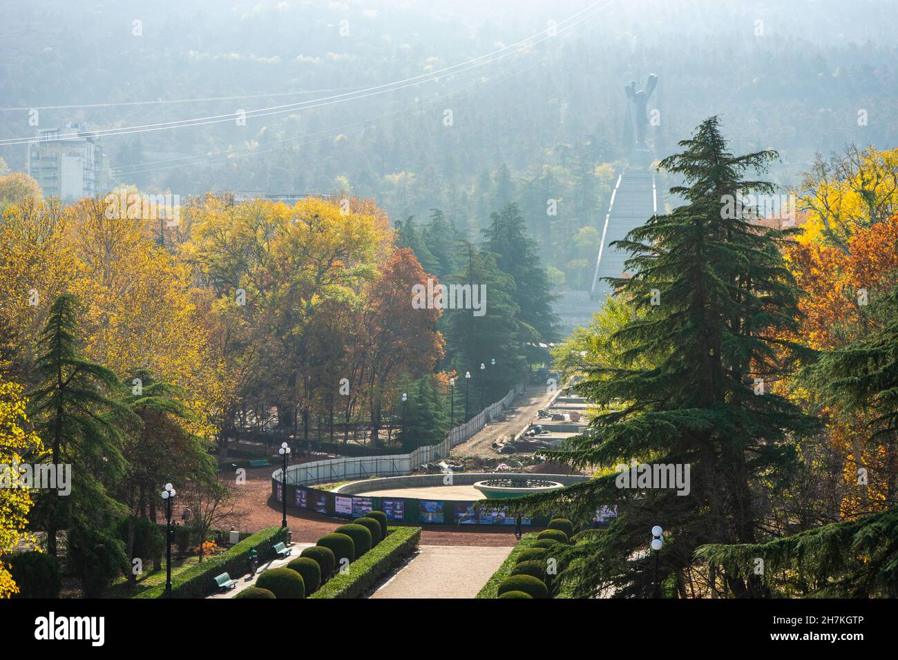Parc de vake à l'automne dans le centre-ville de Tbilissi par beau temps Banque D'Images