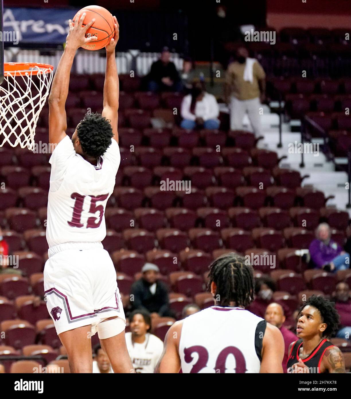 Uncasville, Connecticut, États-Unis.23 novembre 2021.Novembre 23.2021: Jordan Peebles dunks as vu défaites Winston Salem 59-55 dans le Chris Paul HBCU Tip Off, hébergé par le BHOF et présenté par Hotels.com à la Mohegan Sun Arena à Uncasville, Connecticut.DaN HearyEclipse SportswireCSM/Alamy Live News Banque D'Images