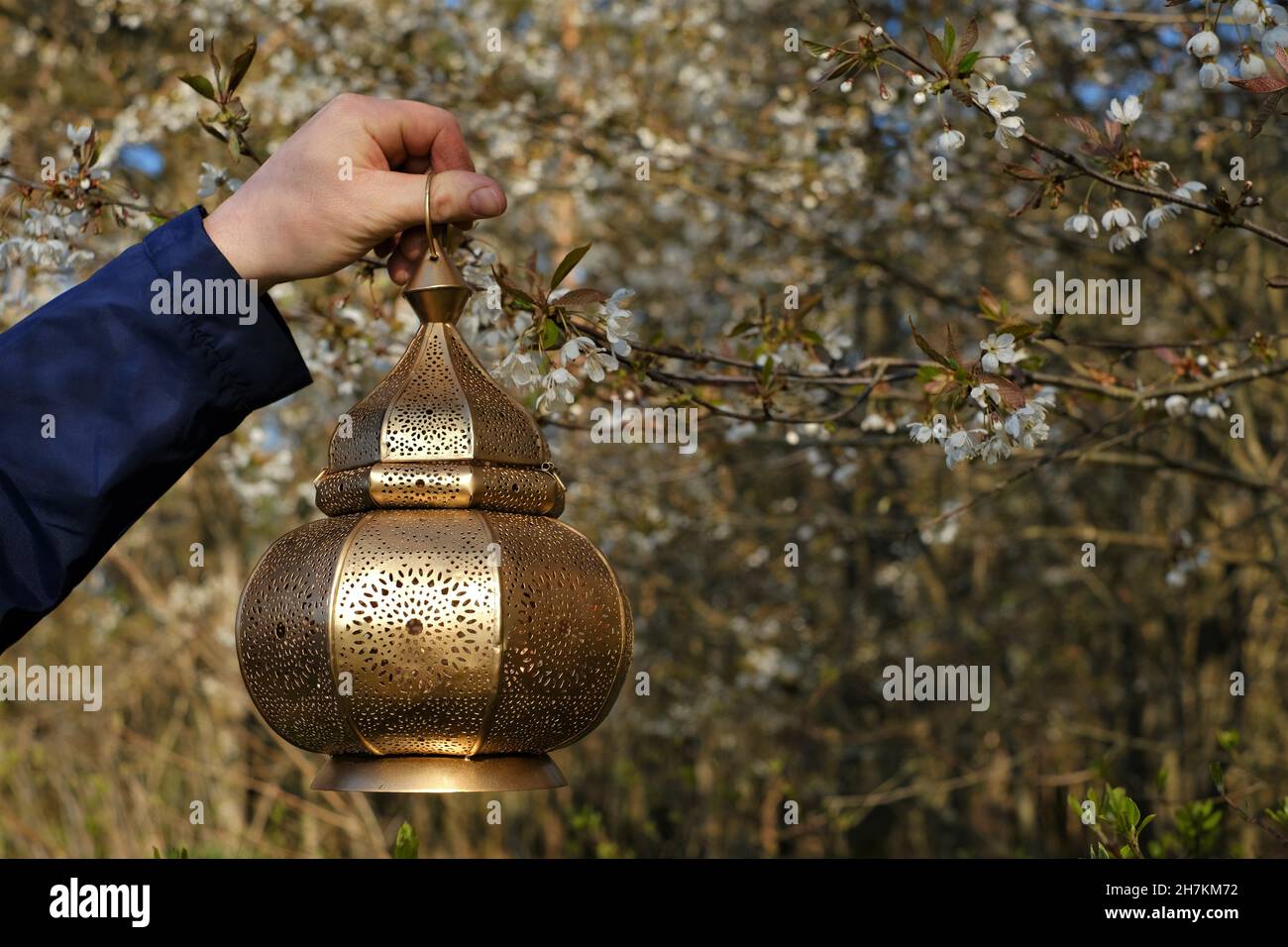 Ramadan.Lanterne dorée Mubarak .religion de l'Islam.Printemps symbole des fêtes religieuses musulmanes.lampe de Mubarak .heure du Ramadan. Banque D'Images
