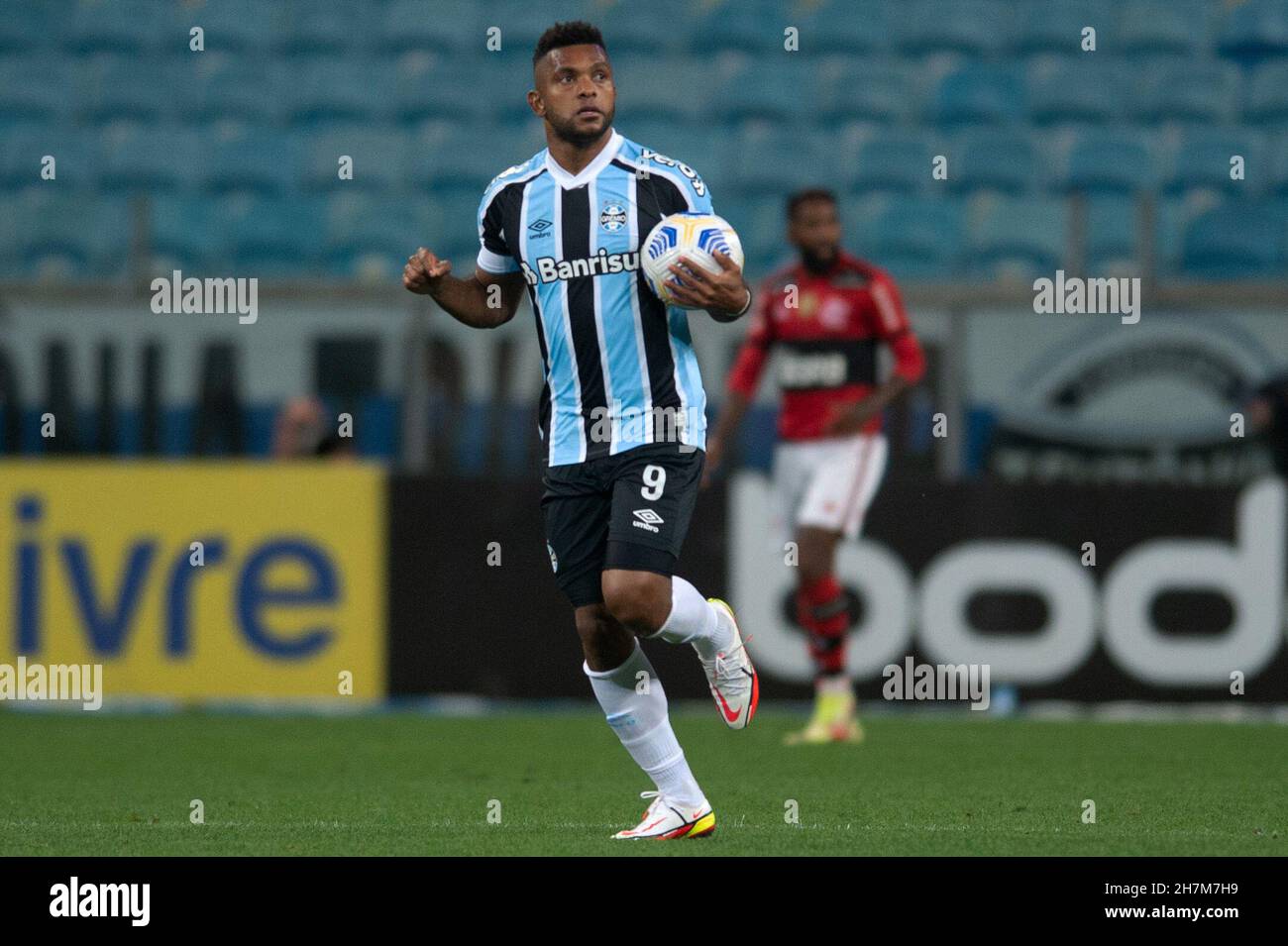 23 novembre 2021 ; Arena do Gremio, Porto Alegre, Brésil ; Serie A brésilienne,Gremio contre Flamengo; Miguel Borja de Gremio célèbre son but à la 75e minute en 1-2 Banque D'Images