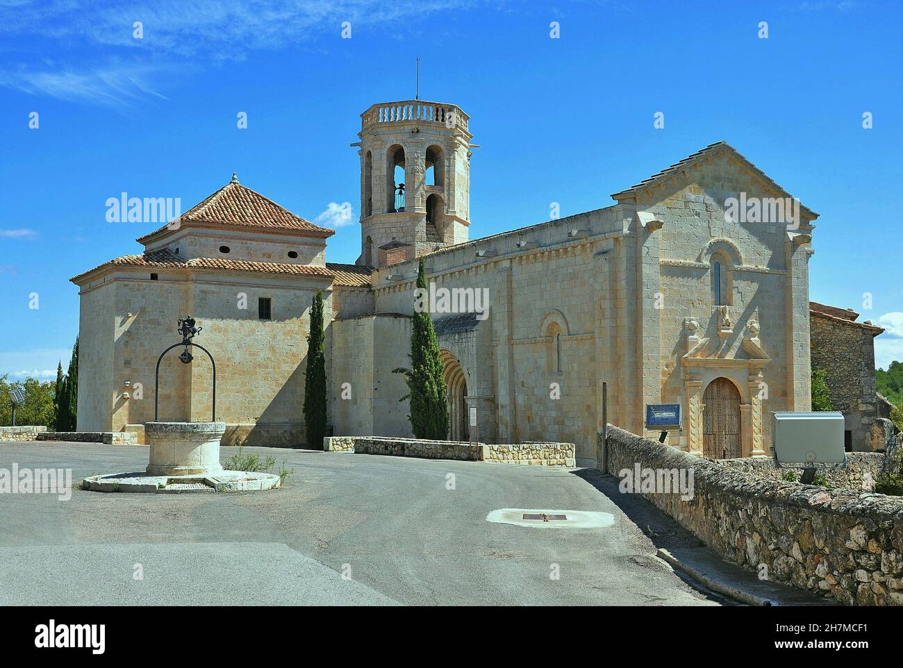 Eglise de Santa Maria dans la région Sant Martí Sarroca d'Alto Panadés, province de Barcelone, Catalogne, Espagne Banque D'Images