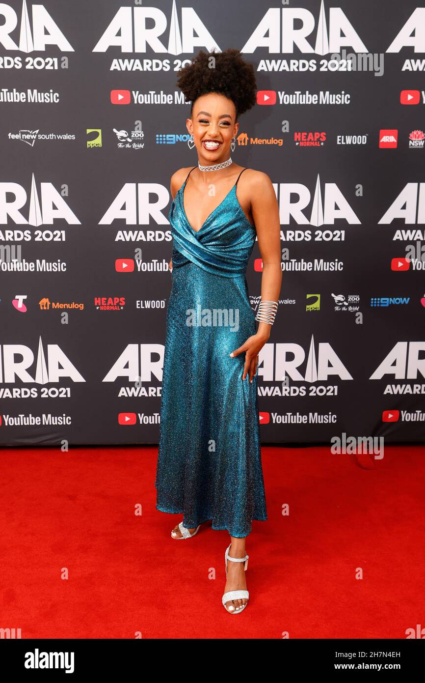 Sydney, Australie, 24 novembre 2021.Ruel arrive aux ARIA Awards 2021 pour  les ARIA Music Awards au zoo de Taronga à Sydney.Credit: Pete Dovgan/Speed  Media/Alay Live News Photo Stock - Alamy