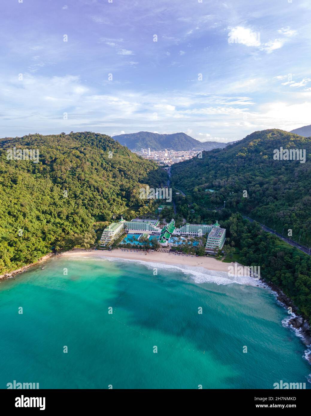 Phuket Thaïlande novembre 2021, Resort de luxe le Meridien Beach Resort  Marriot en Thaïlande Photo Stock - Alamy