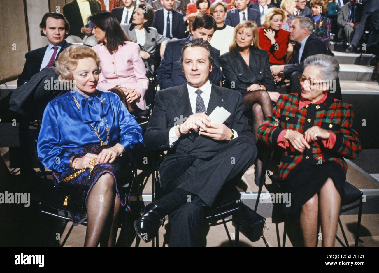 EVA barre et Alain Delon assistent à l'émission de télévision politique 'l'heure de vérité' avec Raymond barre.12 février 1991 Banque D'Images