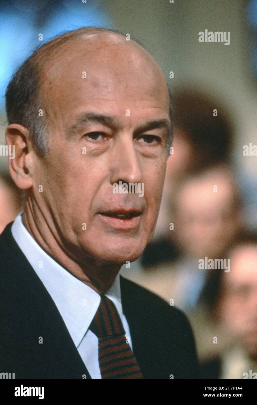 Valéry Giscard d'Estaing sur l'ensemble de l'émission de télévision politique 'l'heure de vérité', présentée par François-Henri de Virieu sur antenne 2.5 mars 1984 Banque D'Images