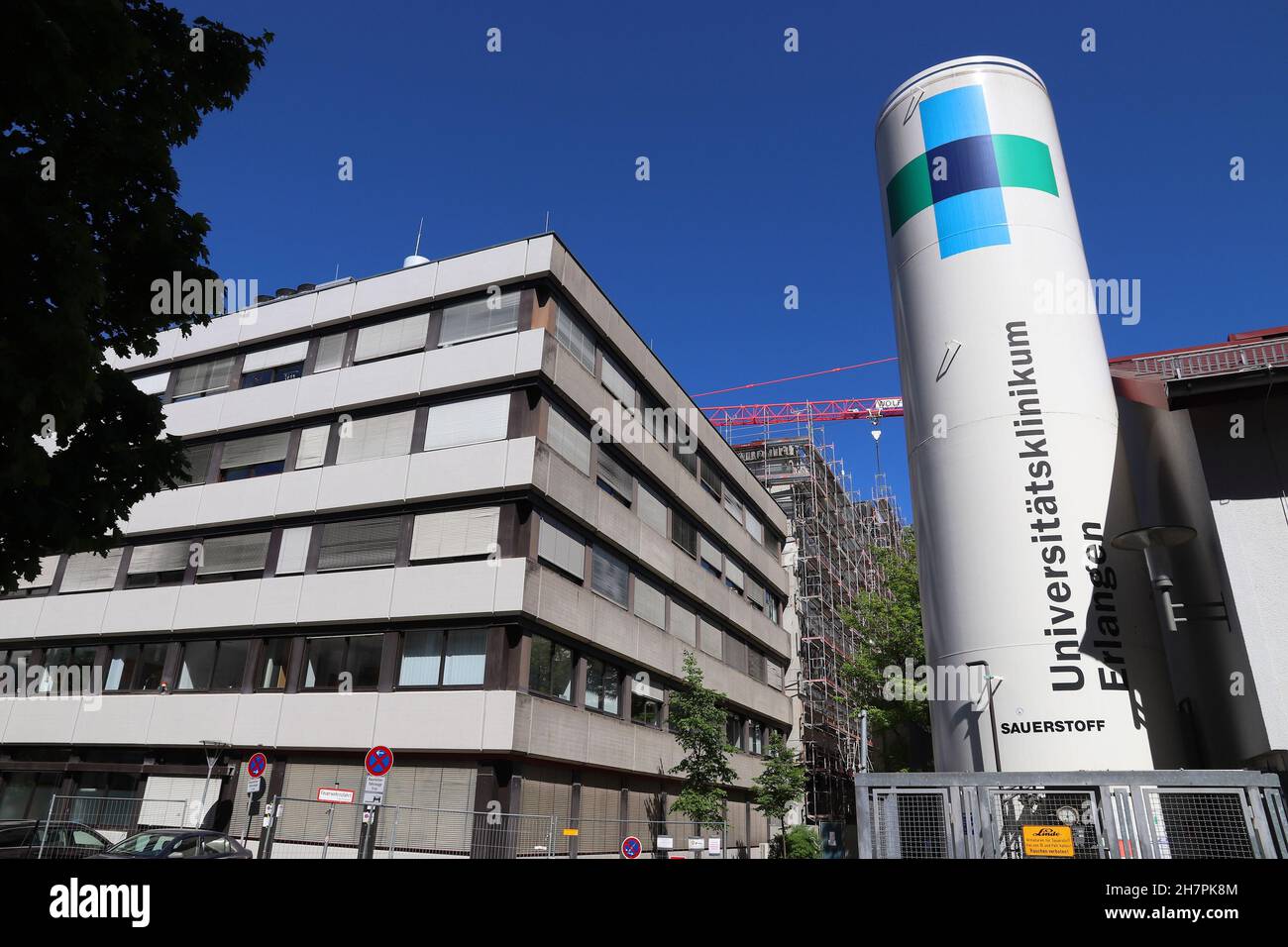 ERLANGEN, ALLEMAGNE - 6 MAI 2018 : réservoir externe d'oxygène liquide à l'hôpital universitaire d'Erlangen (Universitatsklinikum Erlangen) en Allemagne.C'est le cas Banque D'Images