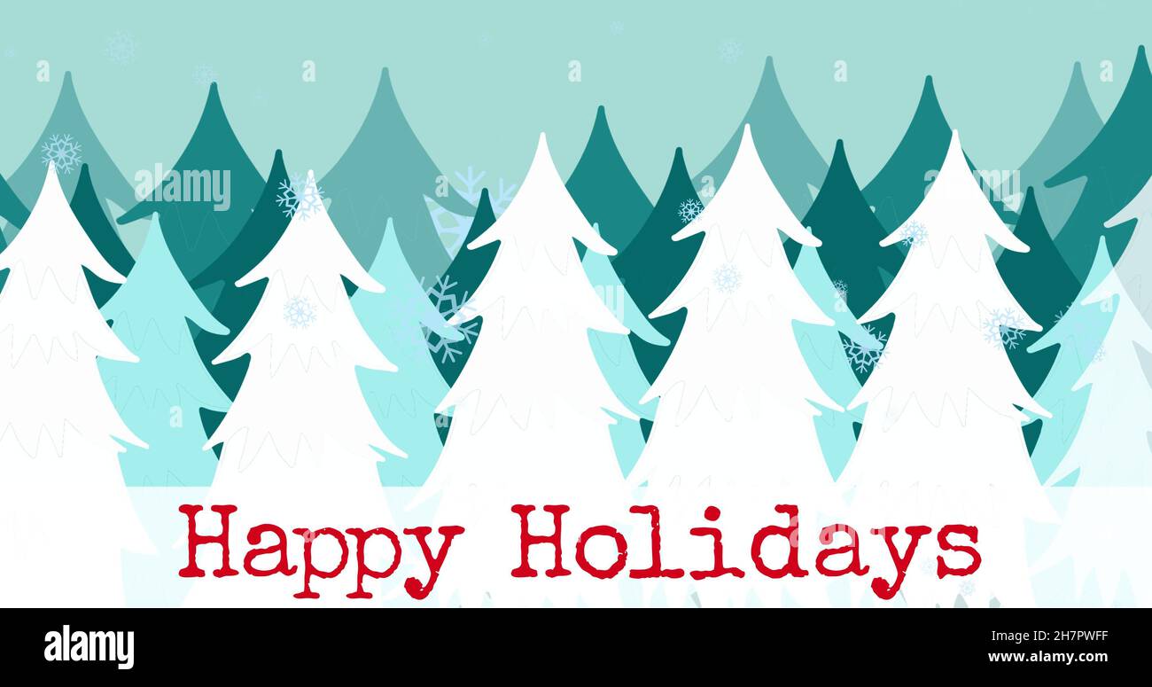 Joyeux texte de vacances en rouge sur la neige a couvert les pins blancs en forêt pendant l'hiver Banque D'Images