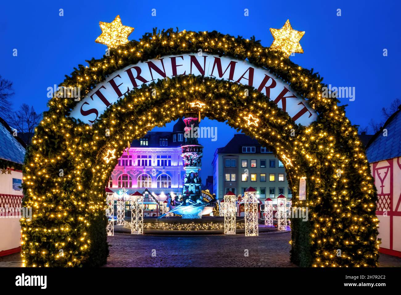 Sternenmarkt (engl. Star market) à Coblence, en Allemagne. Le marché est un marché de Noël historique dans la vieille ville de Koblenz Banque D'Images