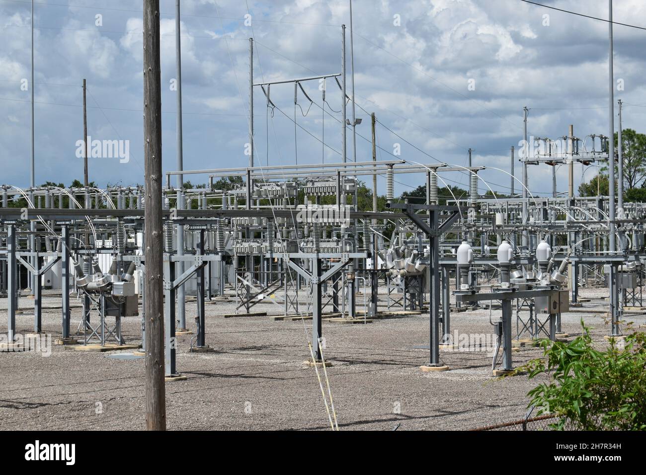 Plusieurs composants complexes dans une sous-station électrique. Banque D'Images