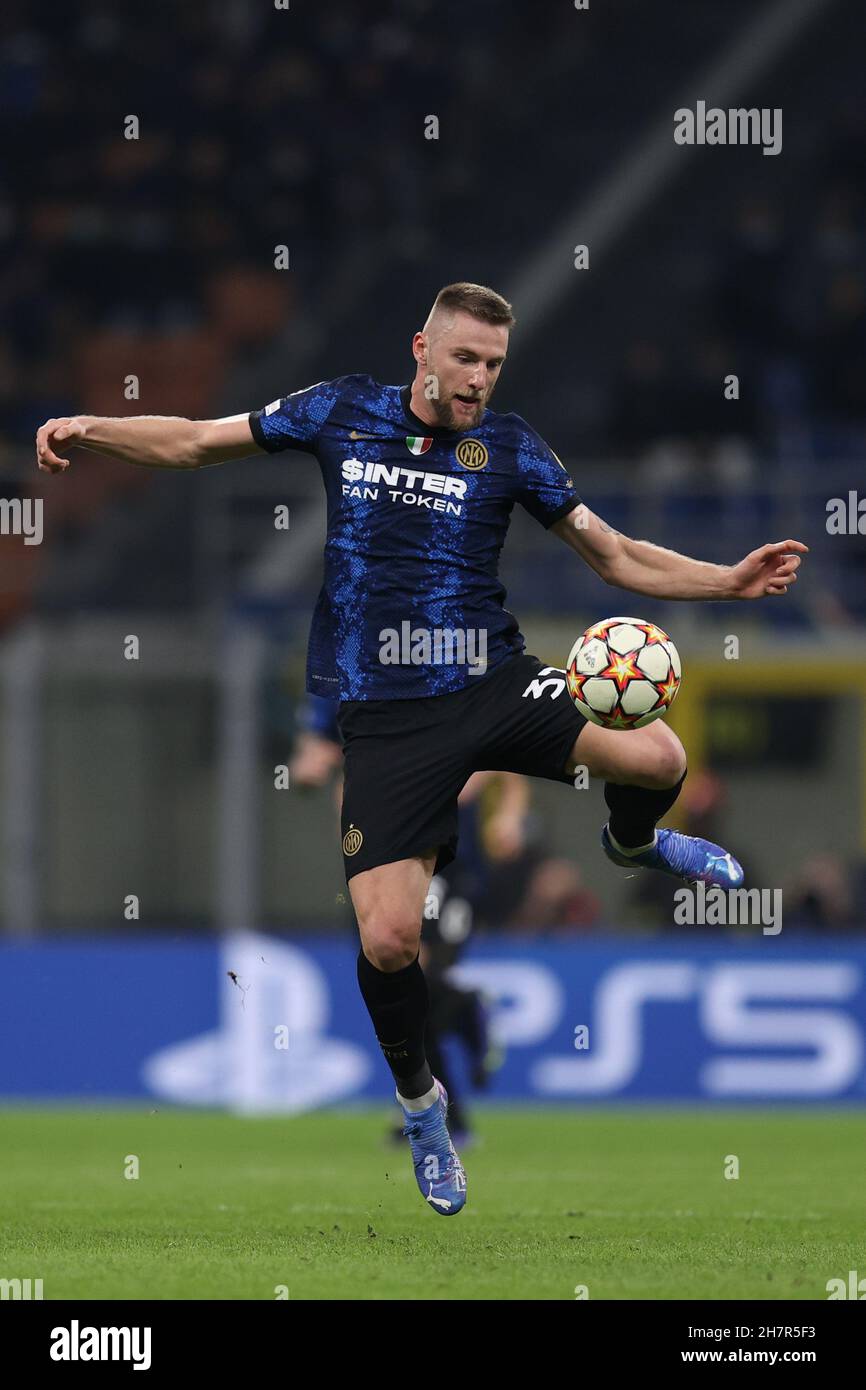 Milan, Italie.24 novembre 2021.Milan Skriniar (FC Internazionale) en action pendant Inter - FC Internazionale vs Shakhtar Donetsk, UEFA Champions League football match à Milan, Italie, novembre 24 2021 crédit: Independent photo Agency/Alay Live News Banque D'Images