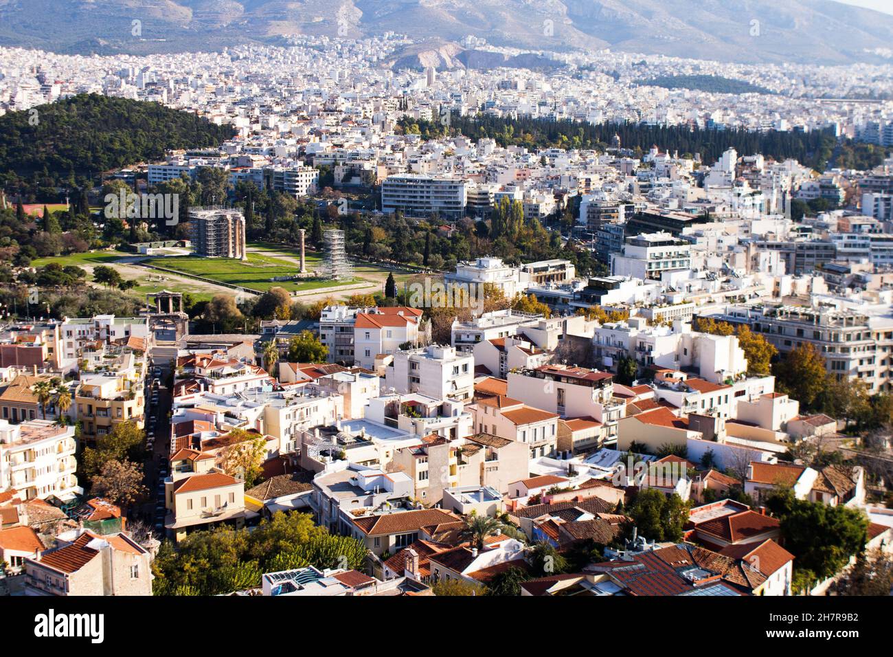 Athènes, Grèce - 22 novembre 2021 vue panoramique des bâtiments et du paysage urbain d'Athènes, ville emblématique et capitale de la Grèce Banque D'Images