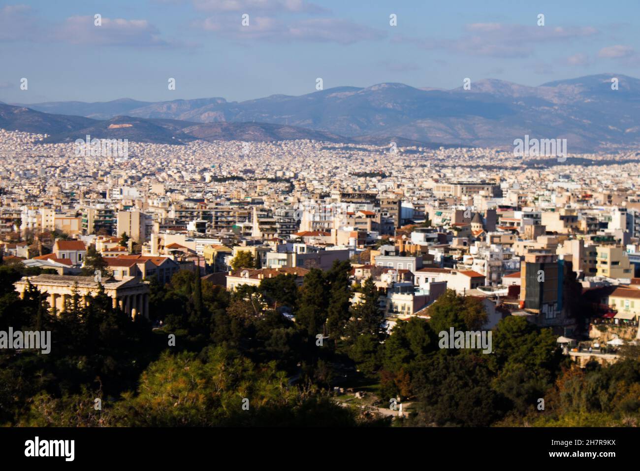 Athènes, Grèce - 22 novembre 2021 vue panoramique des bâtiments et du paysage urbain d'Athènes, ville emblématique et capitale de la Grèce Banque D'Images