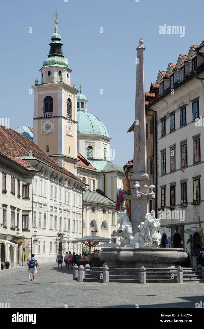 Cathédrale Saint-Nicolas Vieille ville médiévale Ljubljana Slovénie Banque D'Images