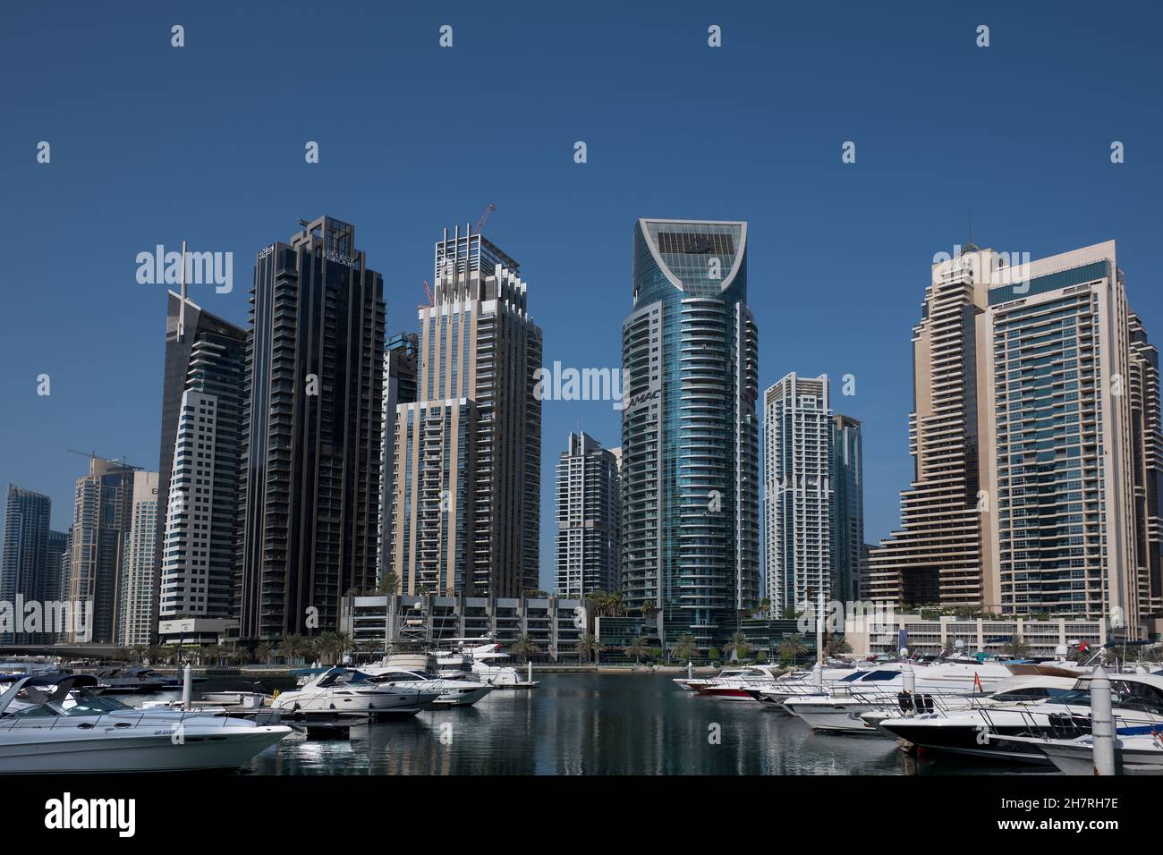 Marina et gratte-ciels Marina quartier Dubai eau Banque D'Images