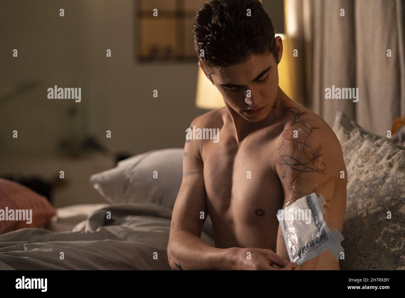 Hero Fiennes Tiffin Nouveau Film ÉTATS-UNIS.Héros Fiennes Tiffin dans une scène de (C)vertical Entertainment nouveau  film: Après nous sommes tombés (2021) .Plot: Tout comme Tessa fait la plus  grande décision de sa vie, tout change.Les révélations sur