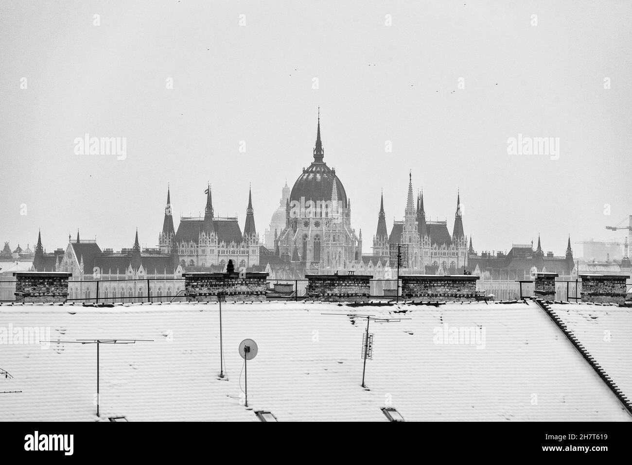 Vue extérieure du Parlement hongrois en hiver à Budapest, Hongrie Banque D'Images