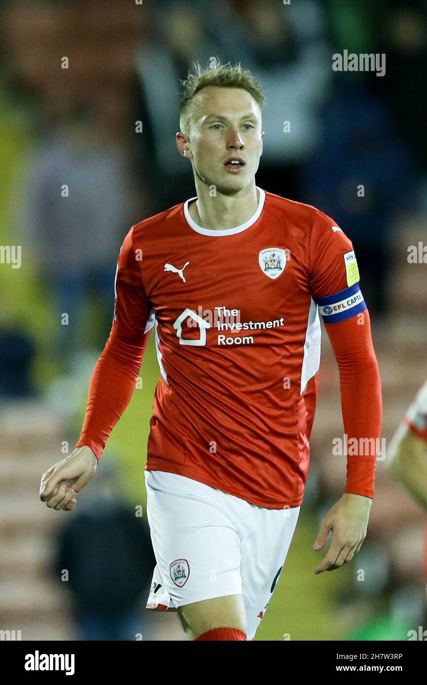 Barnsley, Angleterre, le 24 novembre 2021.Cauley Woodrow de Barnsley pendant le match de championnat Sky Bet à Oakwell, Barnsley.Crédit photo devrait lire: Isaac Parkin / Sportimage Banque D'Images