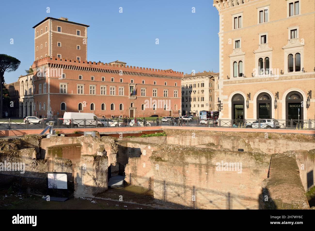italie, rome, piazza venezia, ruines de l'auditoria d'hadrien Banque D'Images