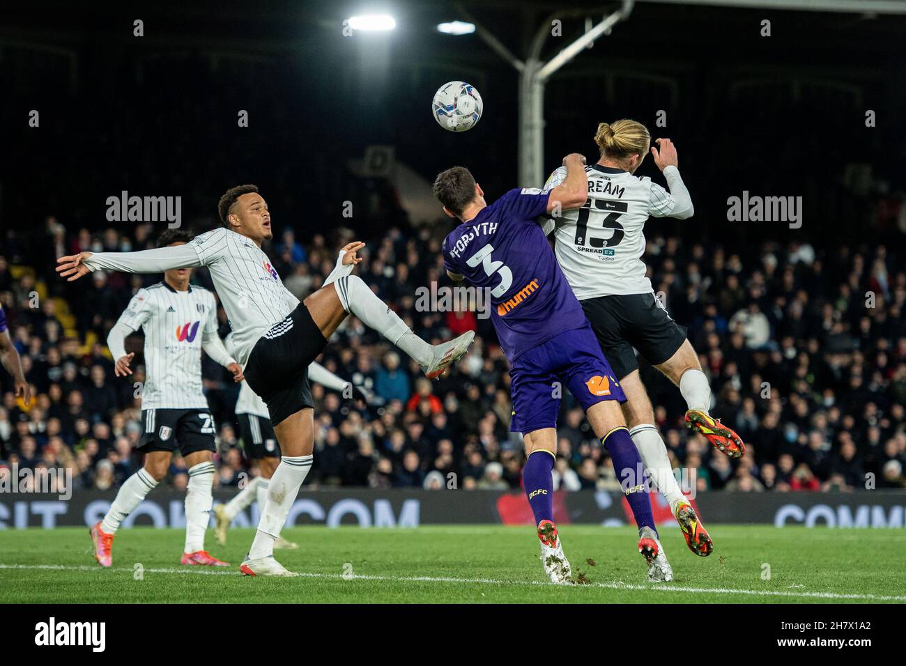 LONDRES, ANGLETERRE - NOVEMBRE 24: Tim Ram pendant le match de championnat de Sky Bet entre Fulham et Derby County à Craven Cottage le 24 novembre 2021 i Banque D'Images