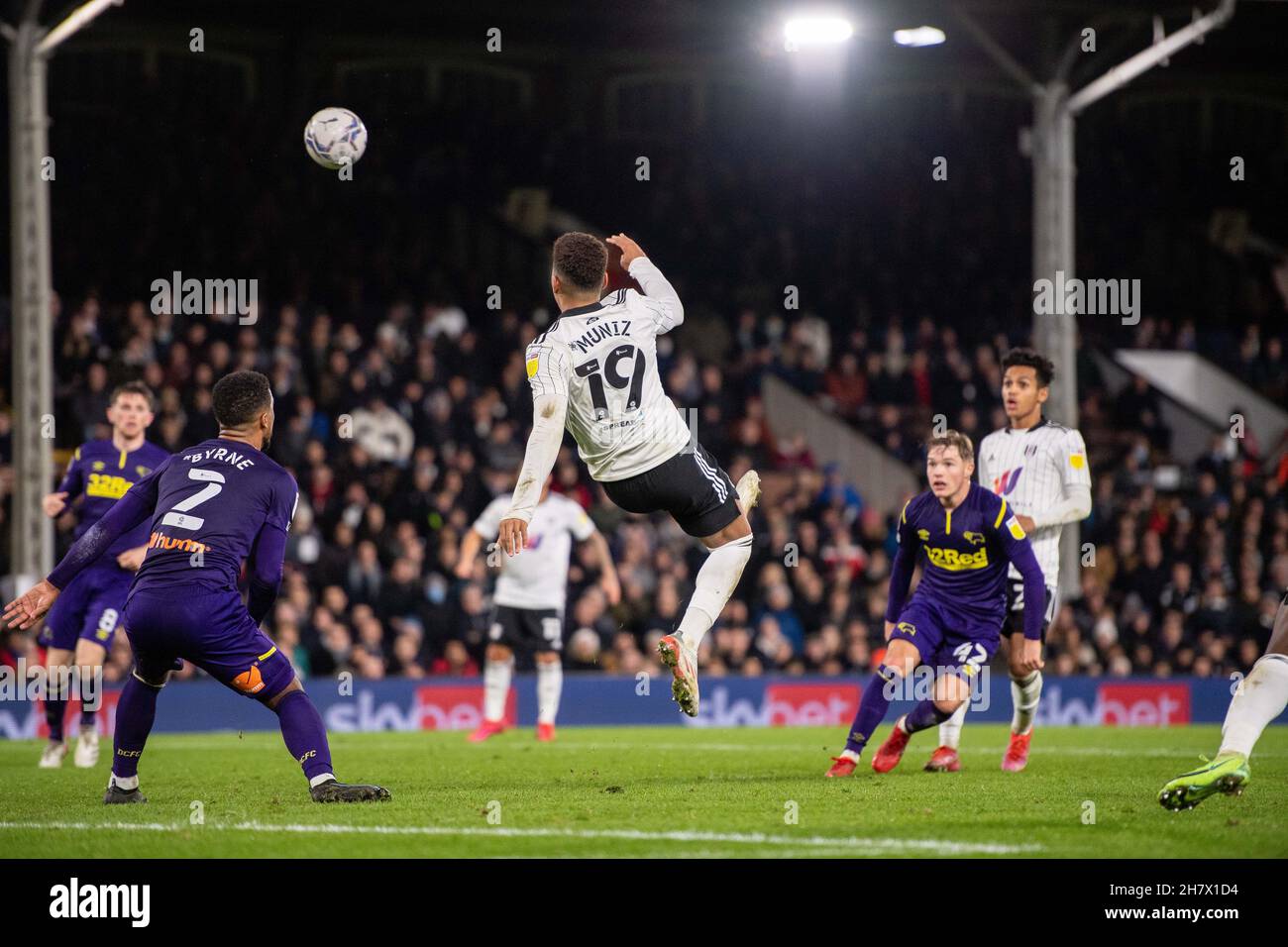 LONDRES, ANGLETERRE - 24 NOVEMBRE : Rodrigo Muniz pendant le match de championnat Sky Bet entre Fulham et Derby County à Craven Cottage le 24 novembre 2 Banque D'Images