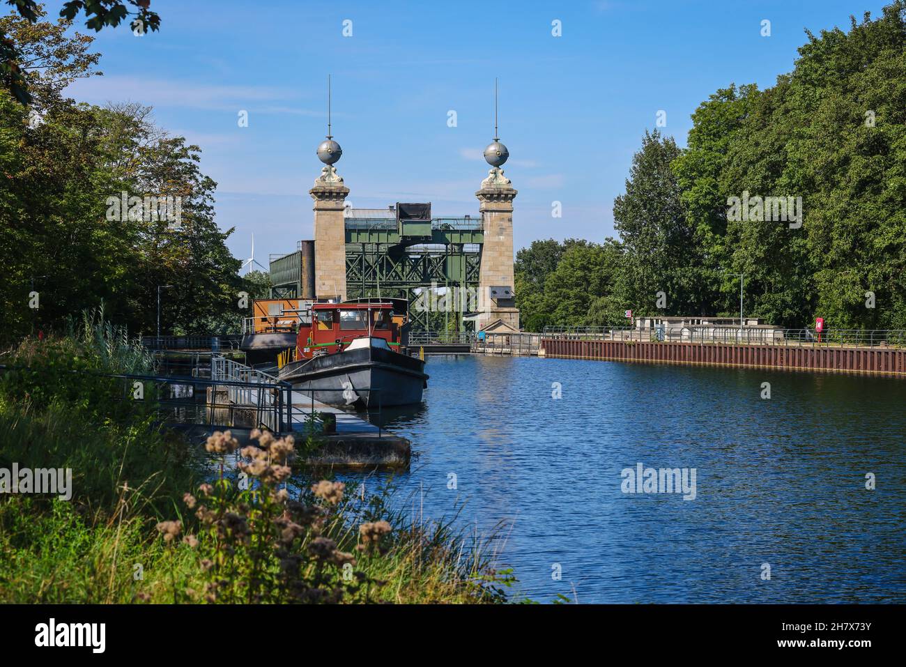 Waltrop, Rhénanie-du-Nord-Westphalie, Allemagne - Parc de l'écluse et des ascenseurs des navires Waltrop.Ici, Hoist Henrichenburg du navire du Musée industriel LWL vu de l'He Banque D'Images