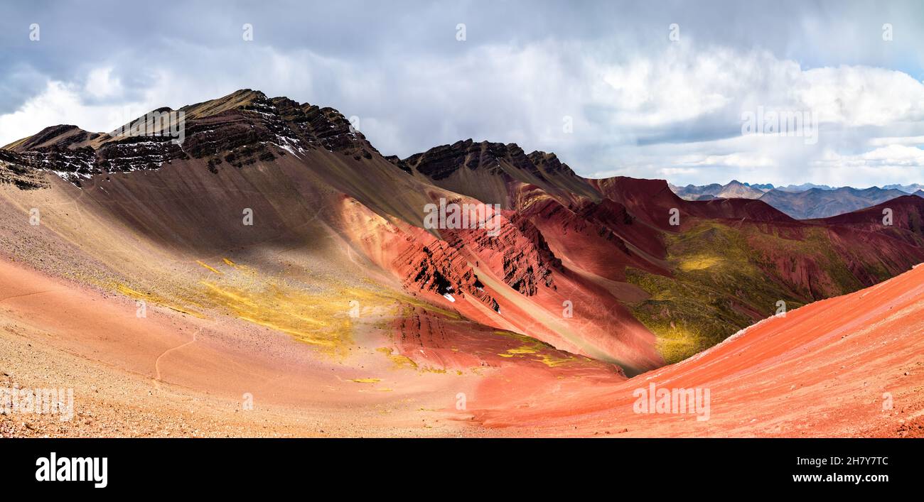 Red Valley à Vinicunca Rainbow Mountain au Pérou Banque D'Images