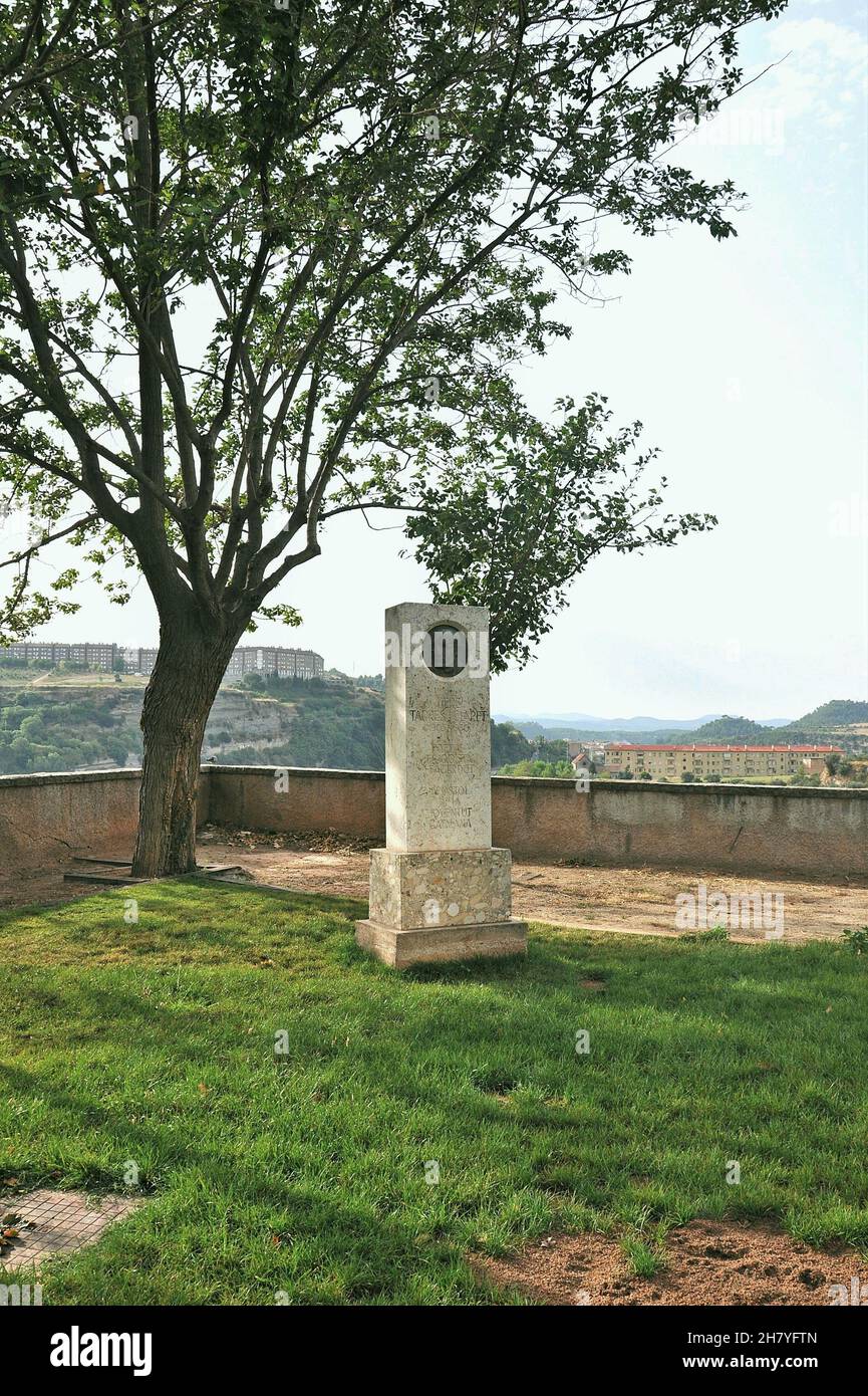Monolithe à Pere Tarrés i Claret de Manresa dans la région des Bages province de Barcelone, Catalogne, Espagne Banque D'Images