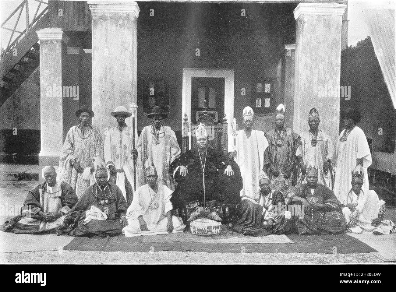 NIGÉRIA.L'Oni de la vie et son conseil 1936 ancienne image d'impression vintage Banque D'Images