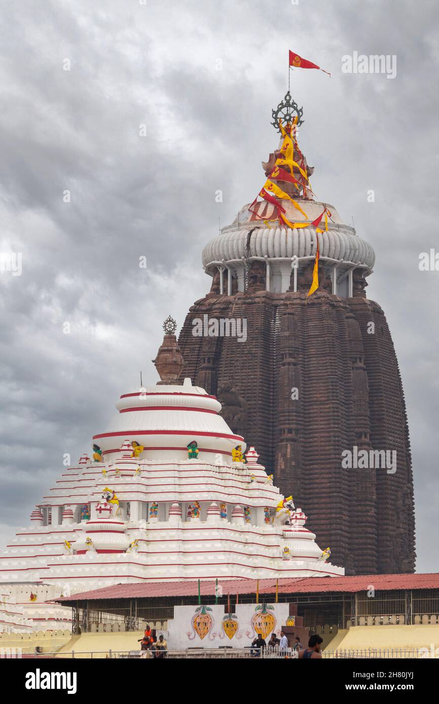 Le dôme principal du temple de Jagannath, un célèbre temple hindou dédié à Jagannath ou Lord Vishnu dans la ville côtière de Puri, Orissa, Inde. Banque D'Images