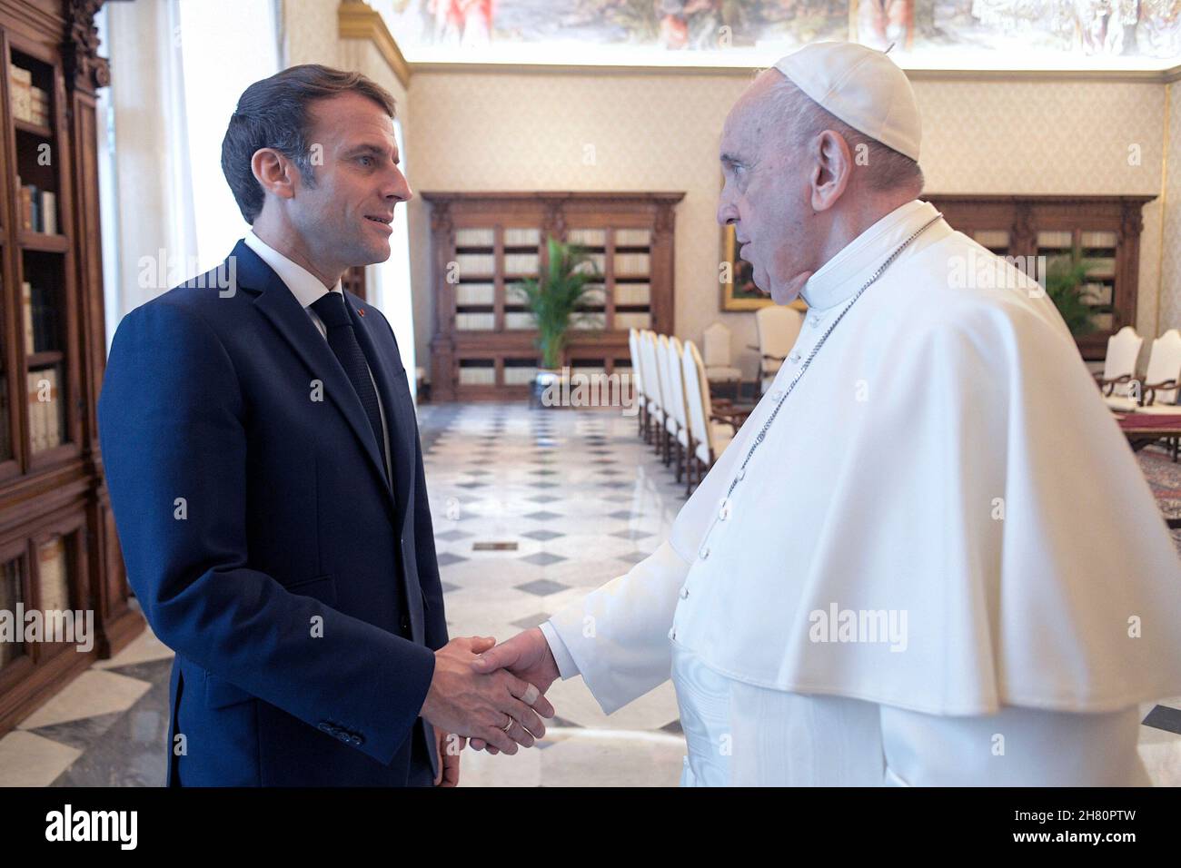 Emmanuel macron papa francesco Banque de photographies et d'images à haute  résolution - Alamy