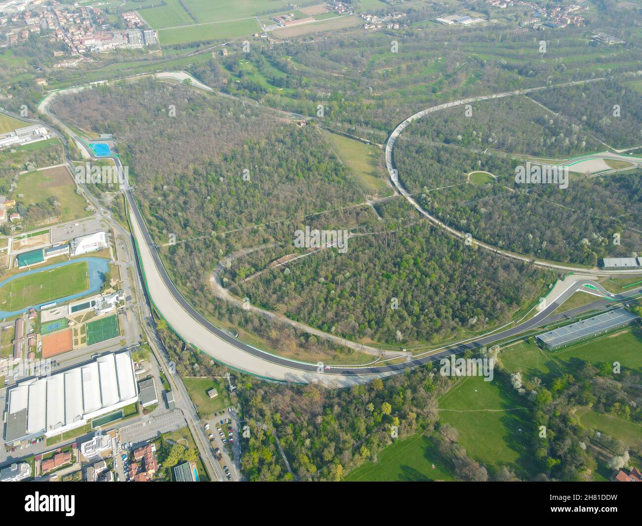 Vue aérienne de l'Autodromo Nazionale de Monza, qui est une piste de course située près de la ville de Monza, au nord de Milan, en Italie. Tir de drone de Monza. Banque D'Images