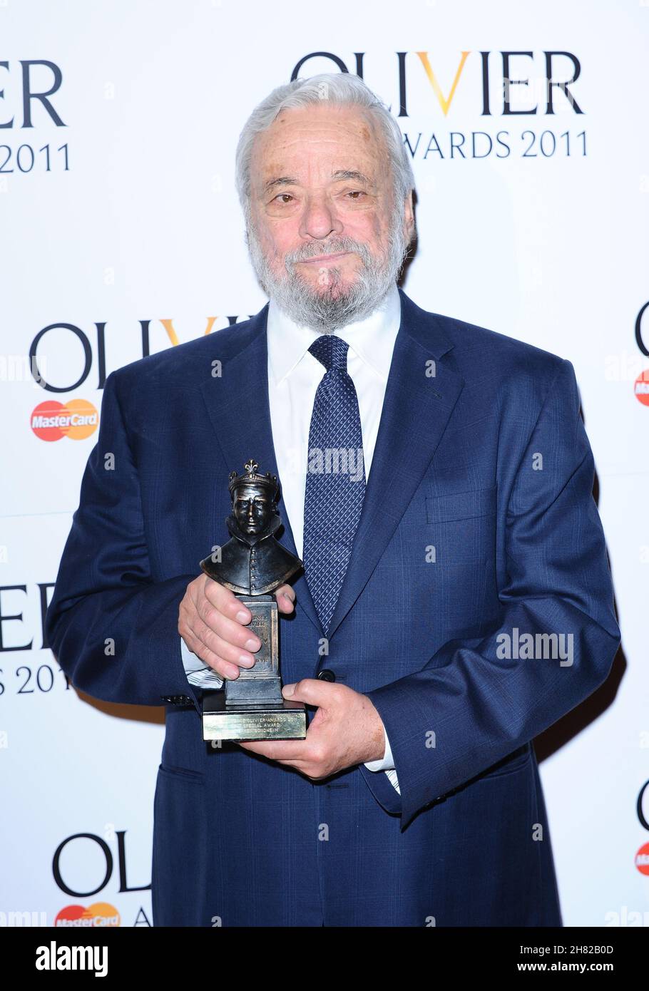 Photo du dossier datée du 13/03/11 de Stephen Sondheim après avoir remporté le prix spécial de la Society of London Theatre au Theatre Royal de Londres.Le créateur de la comédie musicale Sweeney Todd est décédé vendredi matin à l'âge de 91 ans, chez lui dans le Connecticut, selon le New York Times.Date de publication : vendredi 26 novembre 2021. Banque D'Images