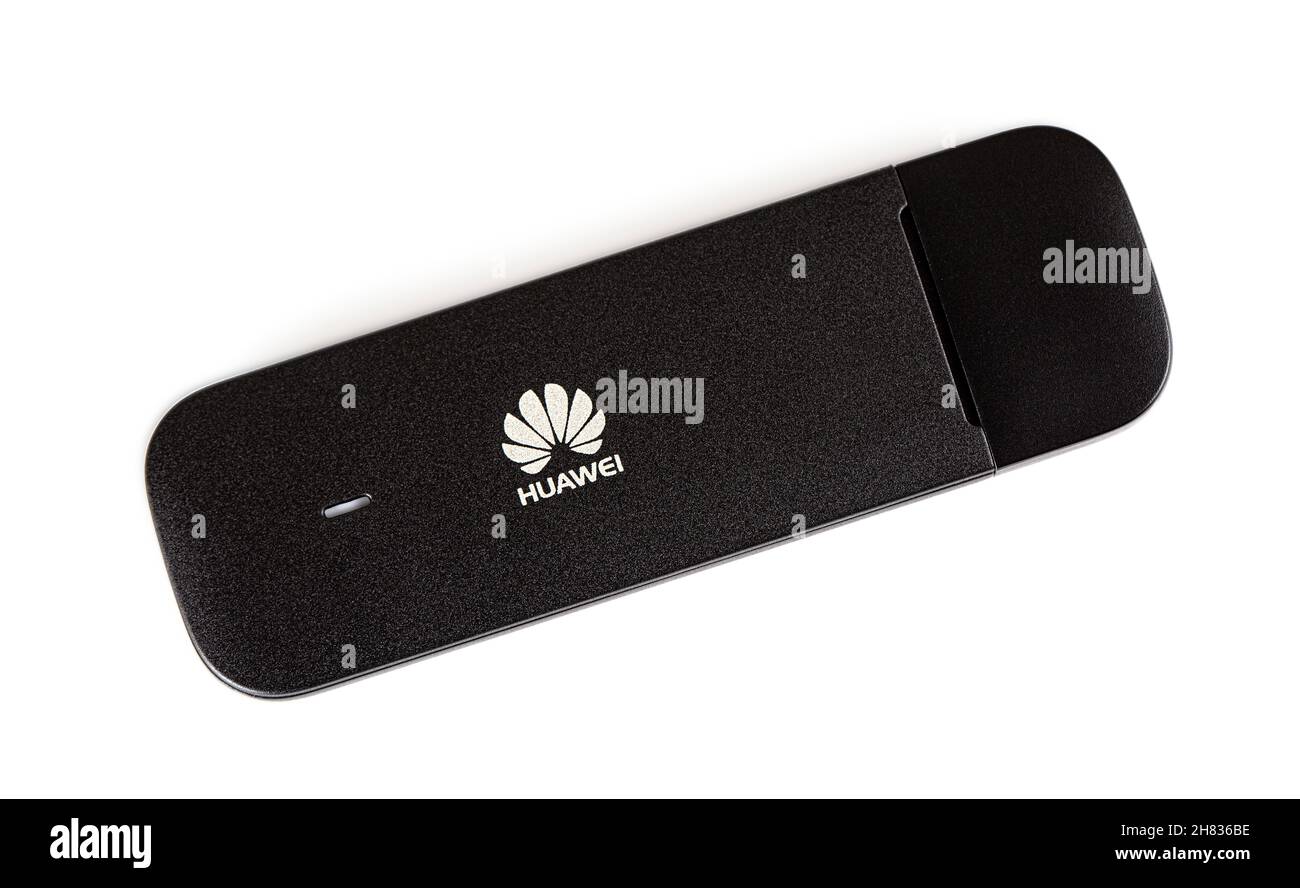 Le logo Huawei figure sur une carte flash noire pour la technologie informatique Banque D'Images