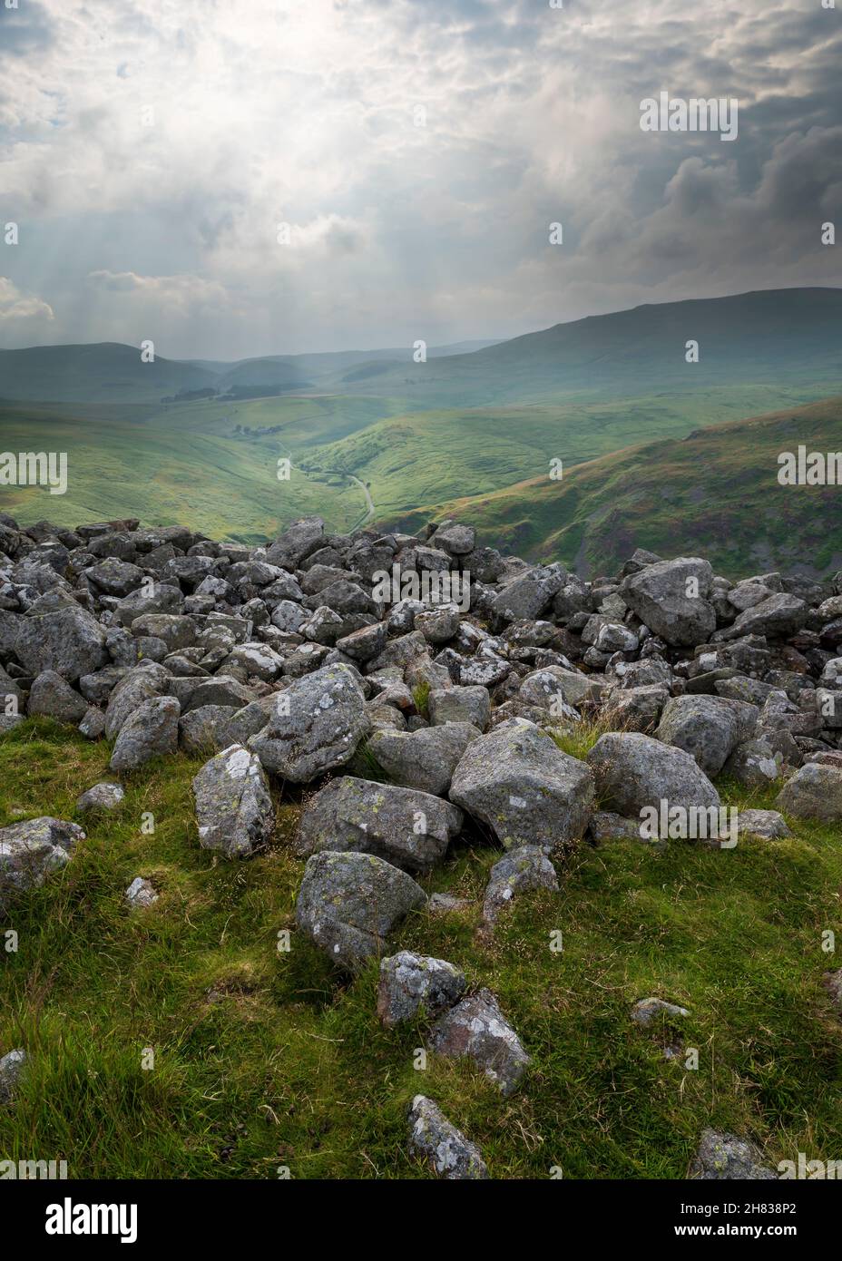 La vue de Brough, droit vers le bas à l'Breamish Vallée vers Hartside Linhope et dans le Parc National de Northumberland, Angleterre Banque D'Images