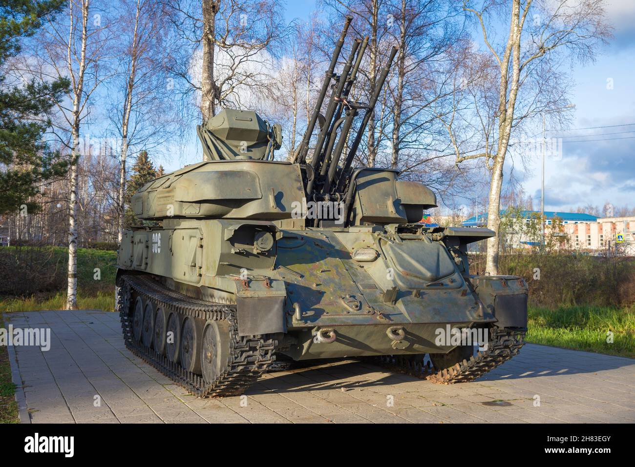 PRIOZERSK, RUSSIE - 24 OCTOBRE 2021 : arme automotrice anti-aérienne soviétique ZSU-23-4 'Shilka' dans l'après-midi d'octobre Banque D'Images